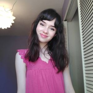 Meet your Posher, Adina